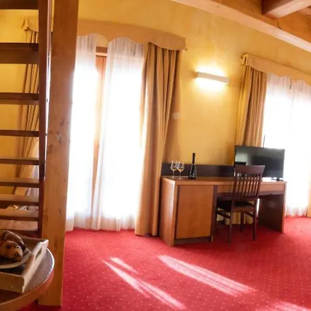 Enzo Moro Hotel