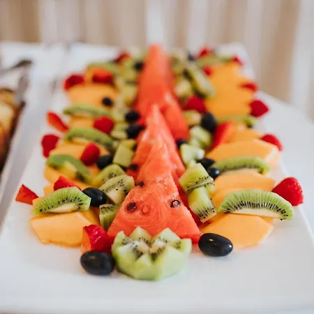 Enzo Moro 3* Sùtrio